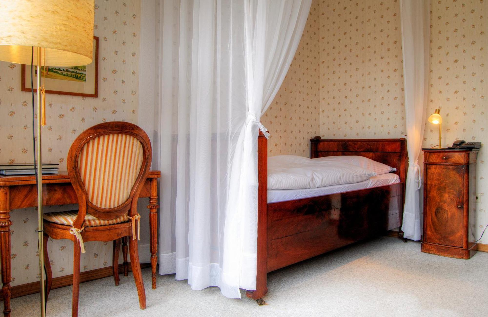 Hotel-Cafe "Schauinsland" Хорн-Бад Майнберг Екстериор снимка